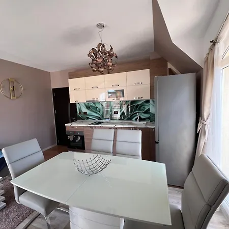 Jamais Vue Apartment *